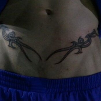 Modelo de tatuajes James Giles