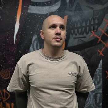 Artista del tatuaje Odincov Egor
