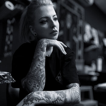 Artista del tatuaje Victoria Ziman 