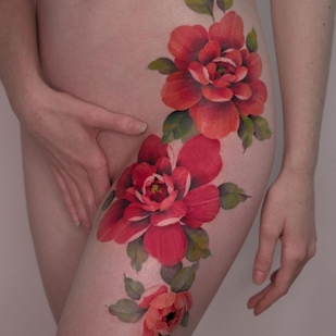 Femenino Color  tatuaje en Muslo #60067 | Tattoo Artist Svetlana Ehrt