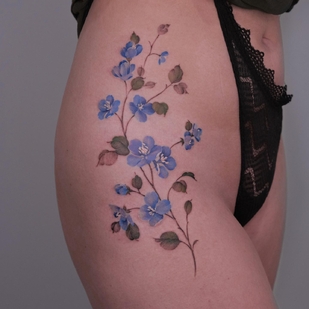 Femenino Color  tatuaje en Muslo #60076 | Tattoo Artist Svetlana Ehrt