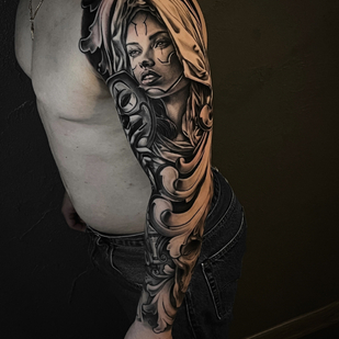 Masculino Negro y Gris Realismo tatuaje en Manga #77836 | Tattoo Artist Aleksey Titov