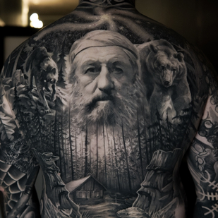 Masculino Negro y Gris Realismo tatuaje en Espalda #79710 | Tattoo Artist Pusstattoo