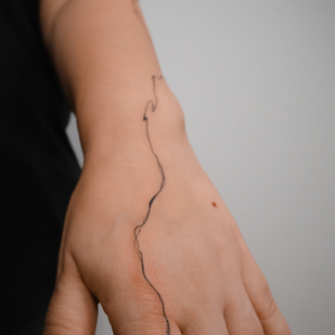 Femenino Negro Ornamental tatuaje en Antebrazo #79934 | Tattoo Artist DARI INK