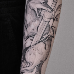 Negro Gráfico tatuaje en Antebrazo #80697 | Tattoo Artist Anastasia Veresktt