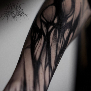 Femenino Negro Abstracto tatuaje en Antebrazo #81232 | Tattoo Artist Maxim zaycev_ink