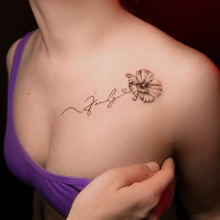 Femenino Negro Whipshading tatuaje en Clavícula #81269 | Tattoo Artist Lyubov Karmanova