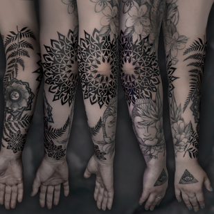 Femenino Negro Gráfico tatuaje en Manga #81801 | Tattoo Artist Anton Kurochkin