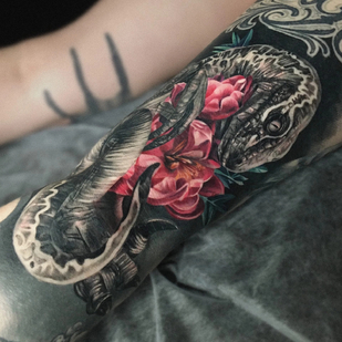 Femenino Color Realismo tatuaje en Pierna #81959 | Tattoo Artist Dislike