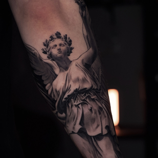 Masculino Negro y Gris Realismo tatuaje en Antebrazo #82286 | Tattoo Artist Aleksey Titov