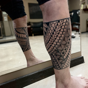 Masculino Negro Polinesio tatuaje en Espinilla #82452 | Tattoo Artist Maxim Parhomenko