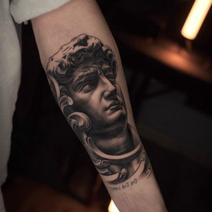 Masculino Negro y Gris Realismo tatuaje en Pierna #82922 | Tattoo Artist Aleksey Titov