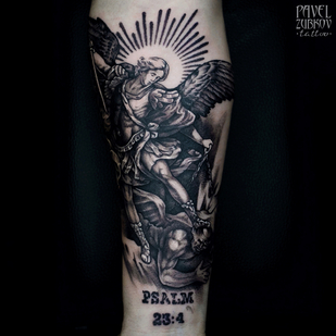 Masculino Negro y Gris Realismo tatuaje en Antebrazo #83013 | Tattoo Artist Pavel Zubkov