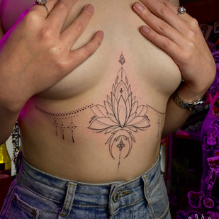 Femenino Negro Joyería tatuaje en Pecho #83165 | Tattoo Artist Ekaterina Maximova