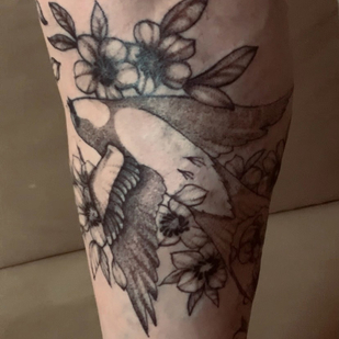 Femenino Negro  tatuaje en Pierna #83404 | Tattoo Artist Daniil Kyurshev