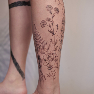 Femenino Negro  tatuaje en Pierna #83450 | Tattoo Artist Daria Galina