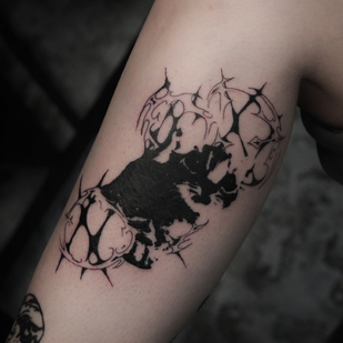 Femenino Negro Blackwork tatuaje en Espinilla #85807 | Tattoo Artist Alexander Rebel