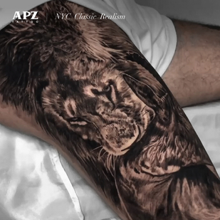 Masculino Negro y Gris Realismo tatuaje en Muslo #86011 | Tattoo Artist Apz Tattoo