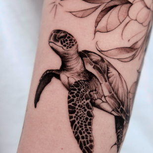 Femenino Negro y Gris Miniatura tatuaje #85279 | Tattoo Artist Mariia Agafonova