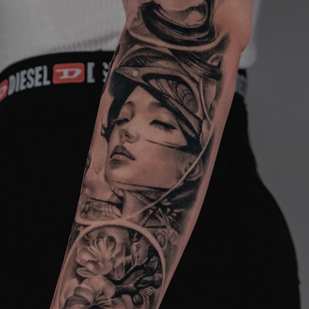 Femenino Negro y Gris Retrato tatuaje #85282 | Tattoo Artist Mariia Agafonova