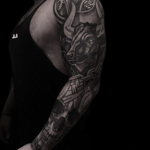 Masculino Negro y Gris Whipshading tatuaje en Manga #90855 | Tattoo Artist Max Hyde