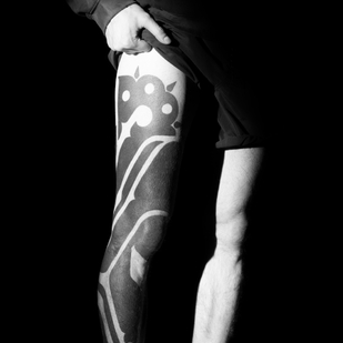 Masculino Negro Ornamental tatuaje en Pierna #84371 | Tattoo Artist Maxim Desnev