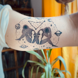 Masculino Negro y Gris Dotwork tatuaje #85728 | Tattoo Artist May