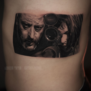 Masculino Negro y Gris Realismo tatuaje en Lado #84513 | Tattoo Artist Aleksey Titov