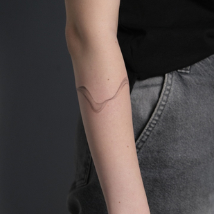 Femenino Negro y Gris Whipshading tatuaje en Antebrazo #84429 | Tattoo Artist sherst art | Danila