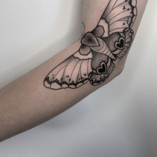 Femenino Negro Gráfico tatuaje en Antebrazo #85298 | Tattoo Artist Dzhemma Tevadorosyan