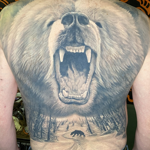 Masculino Negro y Gris Realismo tatuaje en Espalda #88117 | Tattoo Artist Evgeniy Bobin