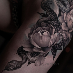 Femenino Negro  tatuaje en Muslo #89141 | Tattoo Artist Lera Valer_eva