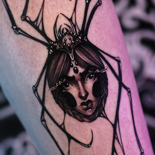 Femenino Negro Gráfico tatuaje en Pierna #85217 | Tattoo Artist Marusya