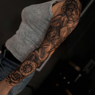 Femenino Negro y Gris Realismo tatuaje en Manga #83877 | Tattoo Artist Master Margarita