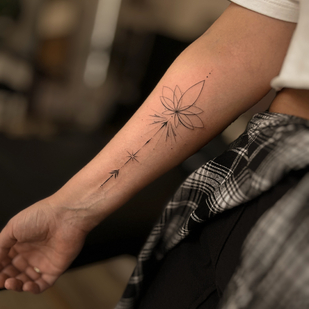 Femenino Negro Fineline tatuaje #88698 | Tattoo Artist Sergeeva Tattoo