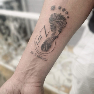 Masculino Negro Gráfico tatuaje en Antebrazo #84097 | Tattoo Artist Natalya Kvyatkovskaya