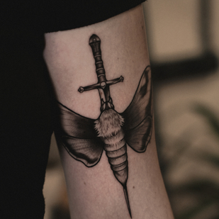 Femenino Negro y Gris Gráfico tatuaje #85463 | Tattoo Artist Nikita Kasatkin