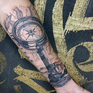 Masculino Negro y Gris Realismo tatuaje en Antebrazo #88203 | Tattoo Artist Nikolay Kombarov