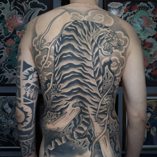 Masculino Negro Japonés tatuaje en Espalda #86167 | Tattoo Artist Roma Dober