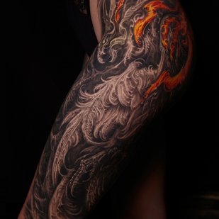 Femenino Negro y Gris Estilo del Autor tatuaje en Muslo #90937 | Tattoo Artist Sergey Batov