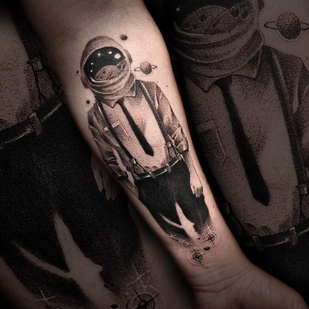 Masculino Negro y Gris Gráfico tatuaje en Antebrazo #87859 | Tattoo Artist Sergey Martynov