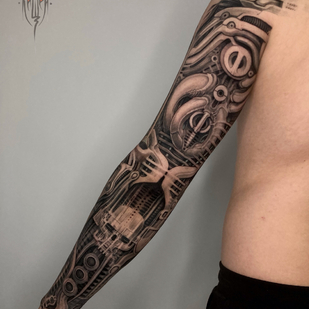 Masculino Negro Biomecánico tatuaje en Manga #87388 | Tattoo Artist Vitaliy Kanaschenkov