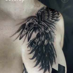 Femenino Negro y Gris Cover-up tatuaje en Pecho #102883 | Tattoo Artist Perforator Tattoo Studio