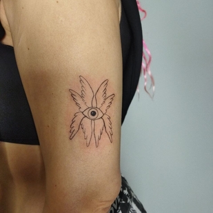 Femenino Negro Linework tatuaje #96491 | Tattoo Artist Kira Akira