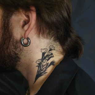 Masculino Negro Gráfico tatuaje en Cuello #96492 | Tattoo Artist Kira Akira