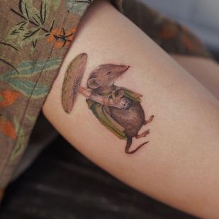 Femenino Color Ilustrativo tatuaje en Pierna #95038 | Tattoo Artist Polina Red Head