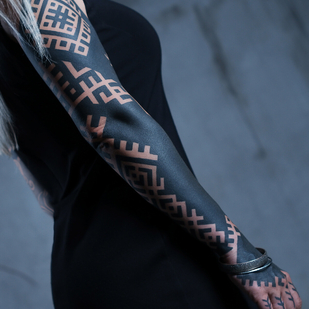 Femenino Negro Blackwork tatuaje #94195 | Tattoo Artist Aleksey Varma