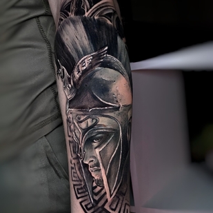 Masculino Negro y Gris Realismo tatuaje en Antebrazo #93520 | Tattoo Artist Yuliya Kolesnikova