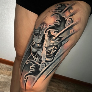 Femenino Negro y Gris  tatuaje en Muslo #93958 | Tattoo Artist Anton Krasnov