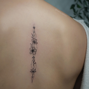 Femenino Negro y Gris  tatuaje en Espalda #94780 | Tattoo Artist Miki Sheir